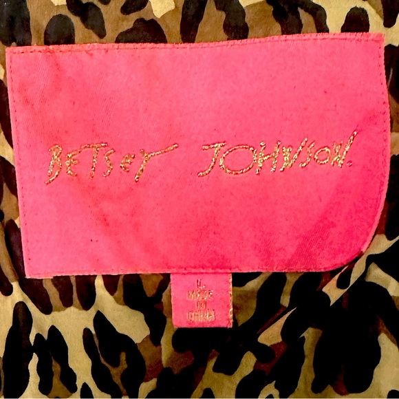 Classic Betsey Johnson faux fur coat (L) - Picture 3 of 6